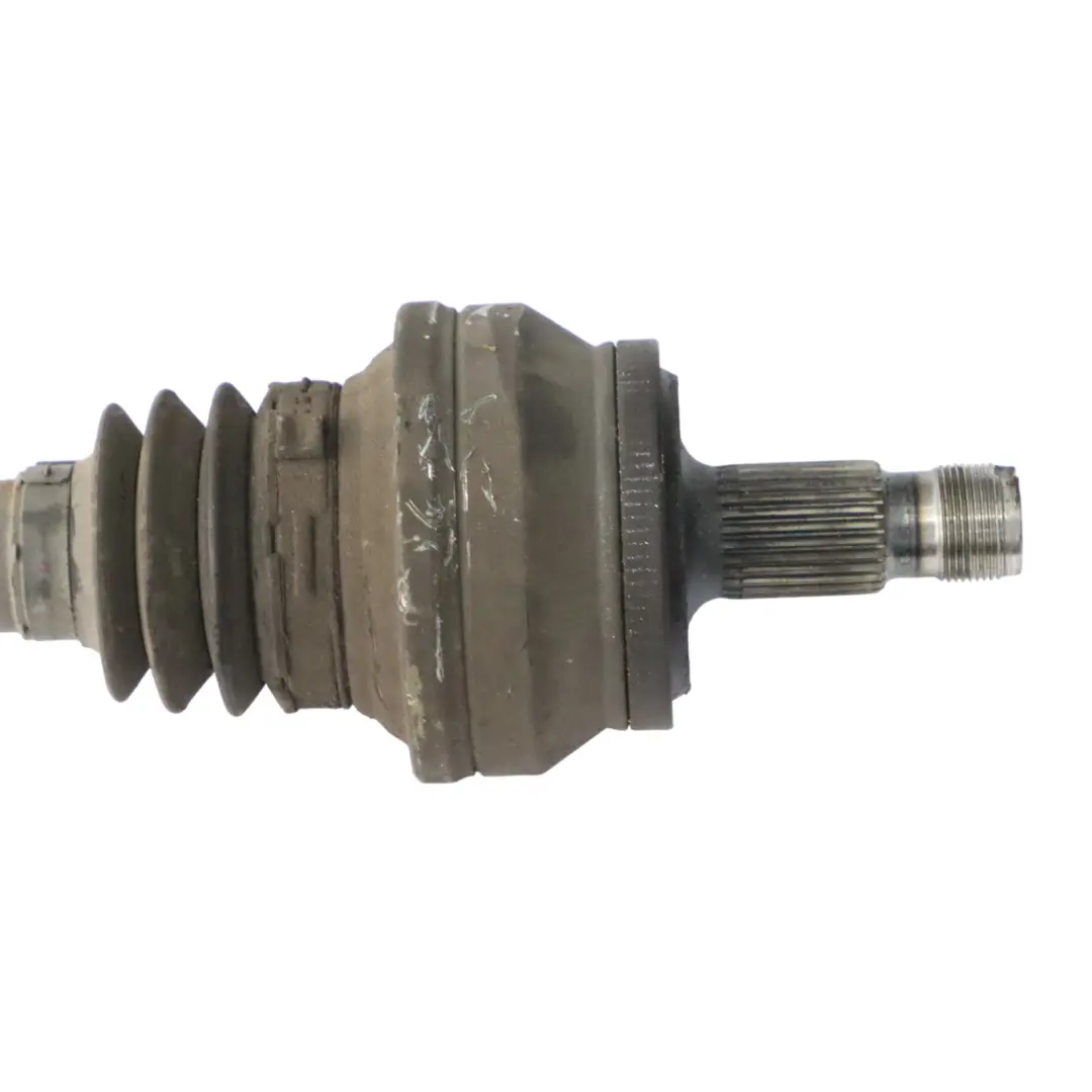 Albero di trasmissione propshaft Mercedes R172 M276 AMG automatico per con numero di parte A1723500410 Albero di trasmissione propshaft Mercedes R172 M276 AMG automatico - SKU A1723500410 - Numero di parte A1723500410