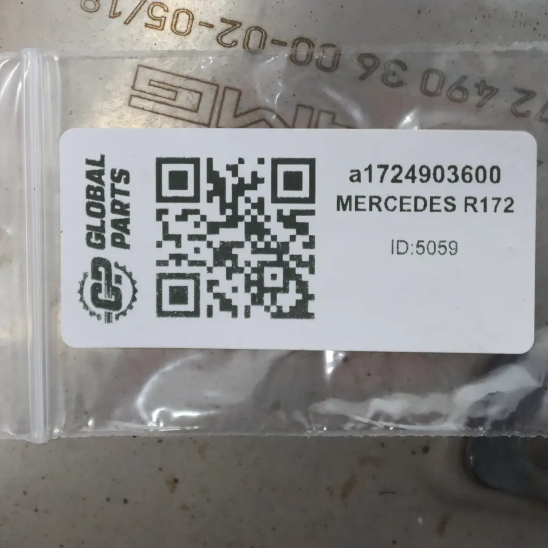 Końcówka Rury Wydechowej Prawa Czarna do Mercedes SLK R172 AMG o numerze a1724903600 Mercedes SLK R172 AMG Końcówka Rury Wydechowej Prawa Czarna - SKU A1724903600 - Numer Części a1724903600