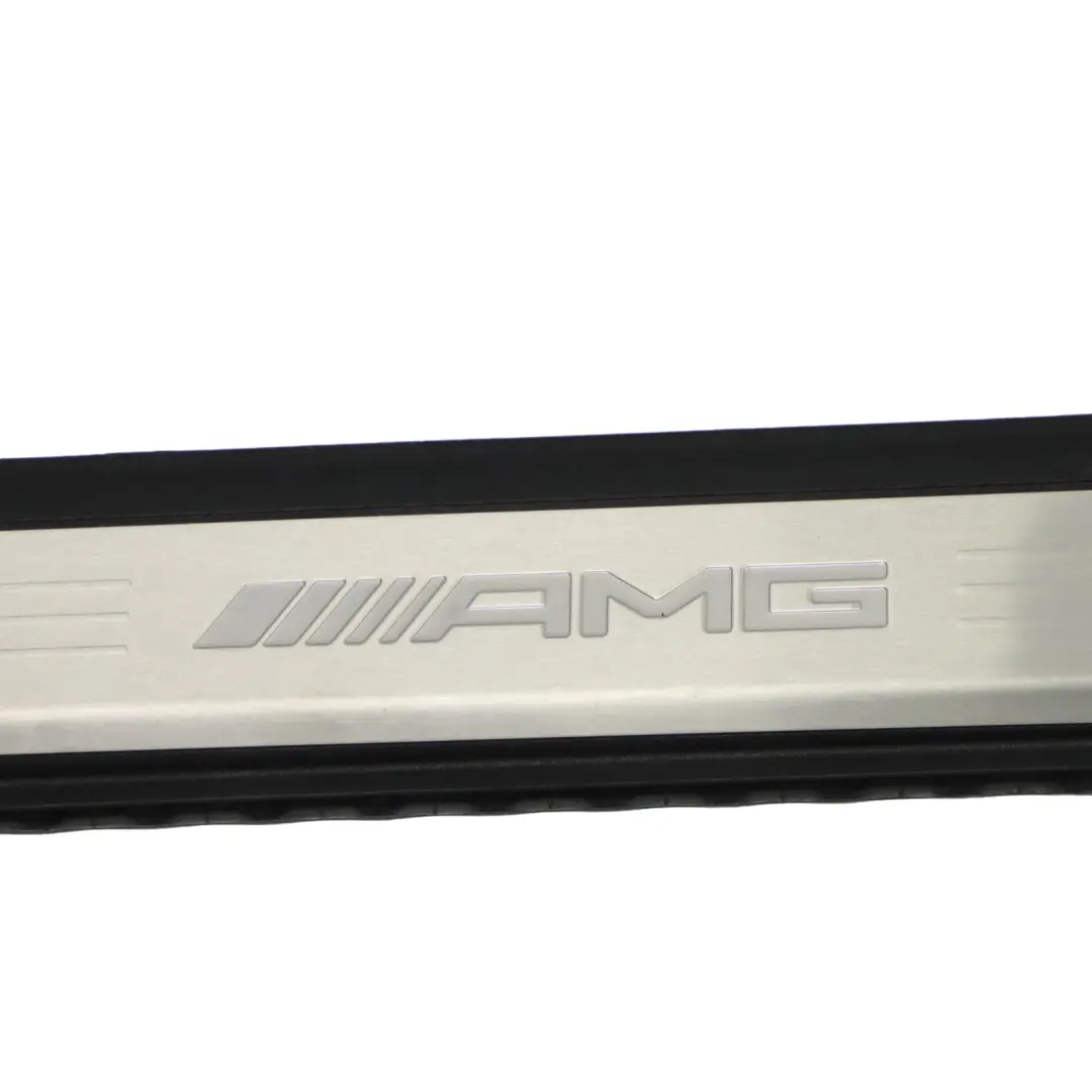 Coperchio Ingresso Anteriore Sinistro Soglia Porta per Mercedes R172 AMG con numero di parte A1726801435 Mercedes R172 AMG Coperchio Ingresso Anteriore Sinistro Soglia Porta - SKU A1726801435 - Numero di parte A1726801435