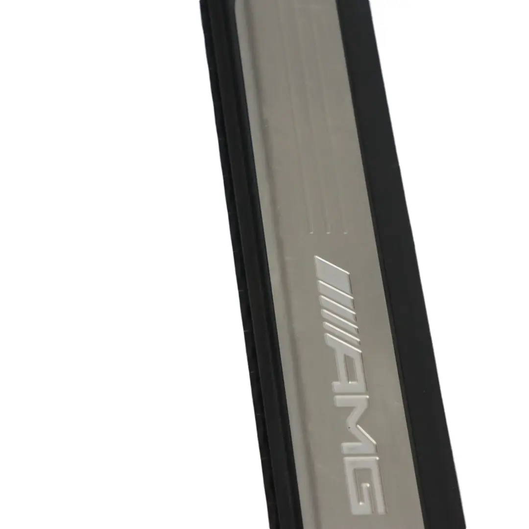 Tapa Entrada Delantera Izquierda Umbral Puerta para Mercedes R172 AMG con número de pieza A1726801435 Mercedes R172 AMG Tapa Entrada Delantera Izquierda Umbral Puerta - SKU A1726801435 - Número de pieza A1726801435