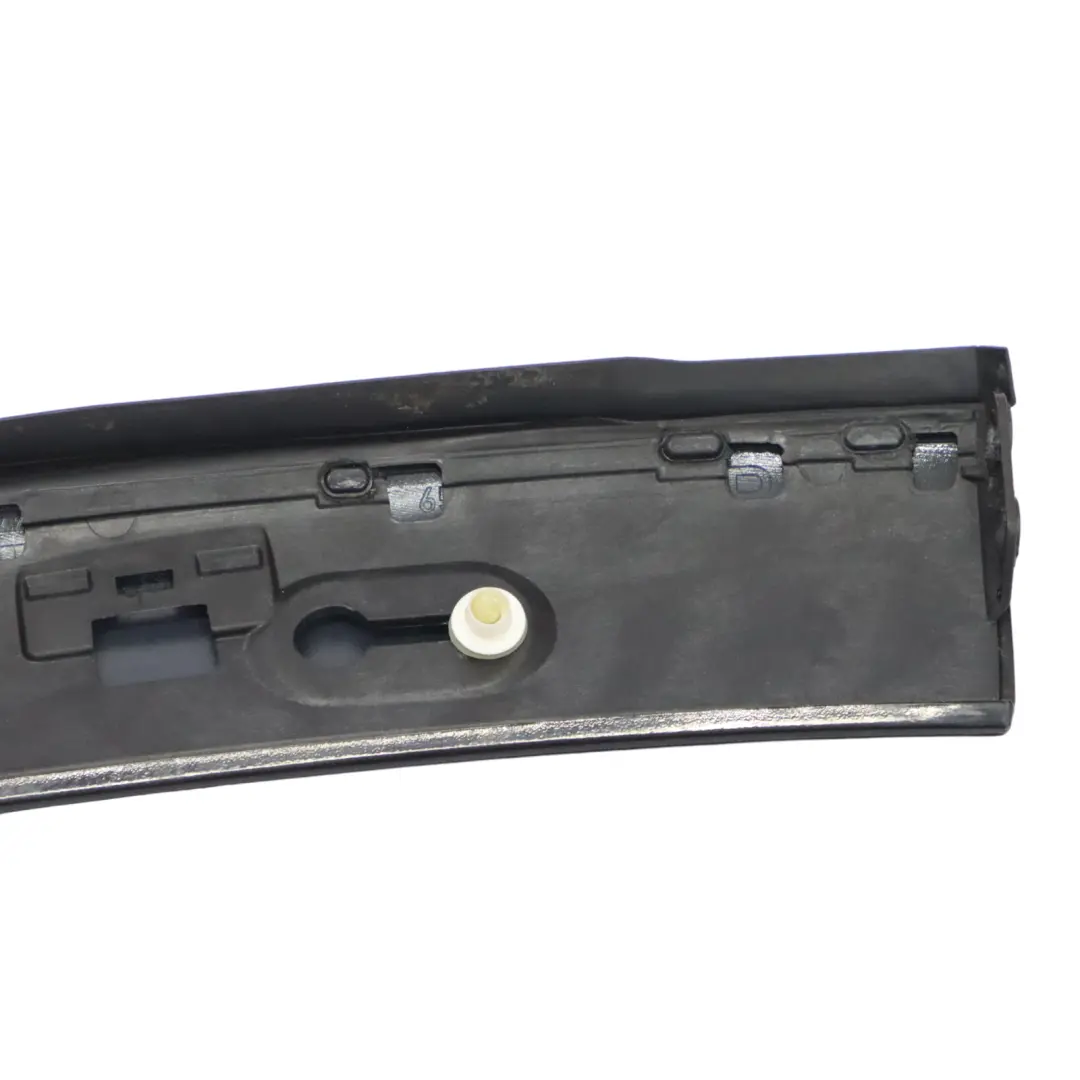 Garniture pare-brise avant droite Cache bande noir obsidien - 197 pour Mercedes R172 à propos du numéro de pièce A1726900487 Mercedes R172 Garniture pare-brise avant droite Cache bande noir obsidien - 197 - SKU a1726900487-OB - Numéro de pièce A1726900487