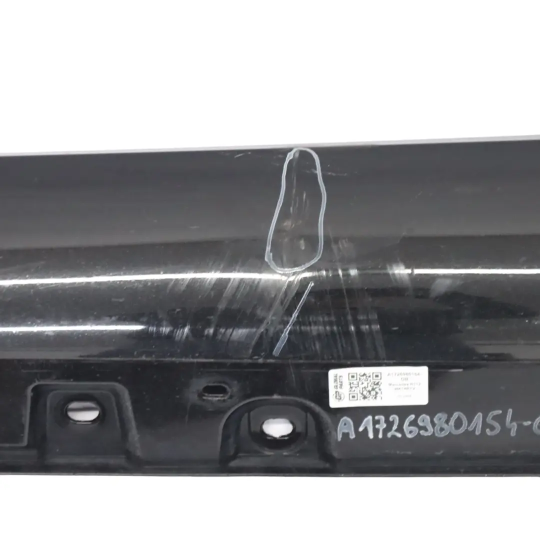 Gonna copertura AMG laterale porta sinistra Obsidian Black 197 per Mercedes R172 con numero di parte A1726980154 Mercedes R172 Gonna copertura AMG laterale porta sinistra Obsidian Black 197 - SKU A1726980154-OB - Numero di parte A1726980154