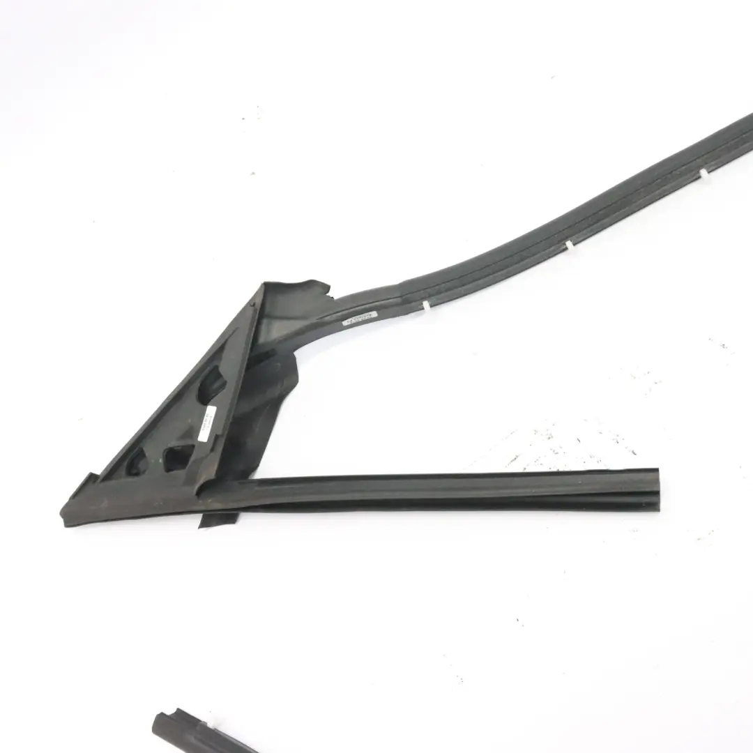 Door Seal Front Right O/S Door Sealing Gasket to Mercedes SLK R172 with Part number A1727200278 Mercedes SLK R172 Door Seal Front Right O/S Door Sealing Gasket - SKU A1727200278 - Part number A1727200278