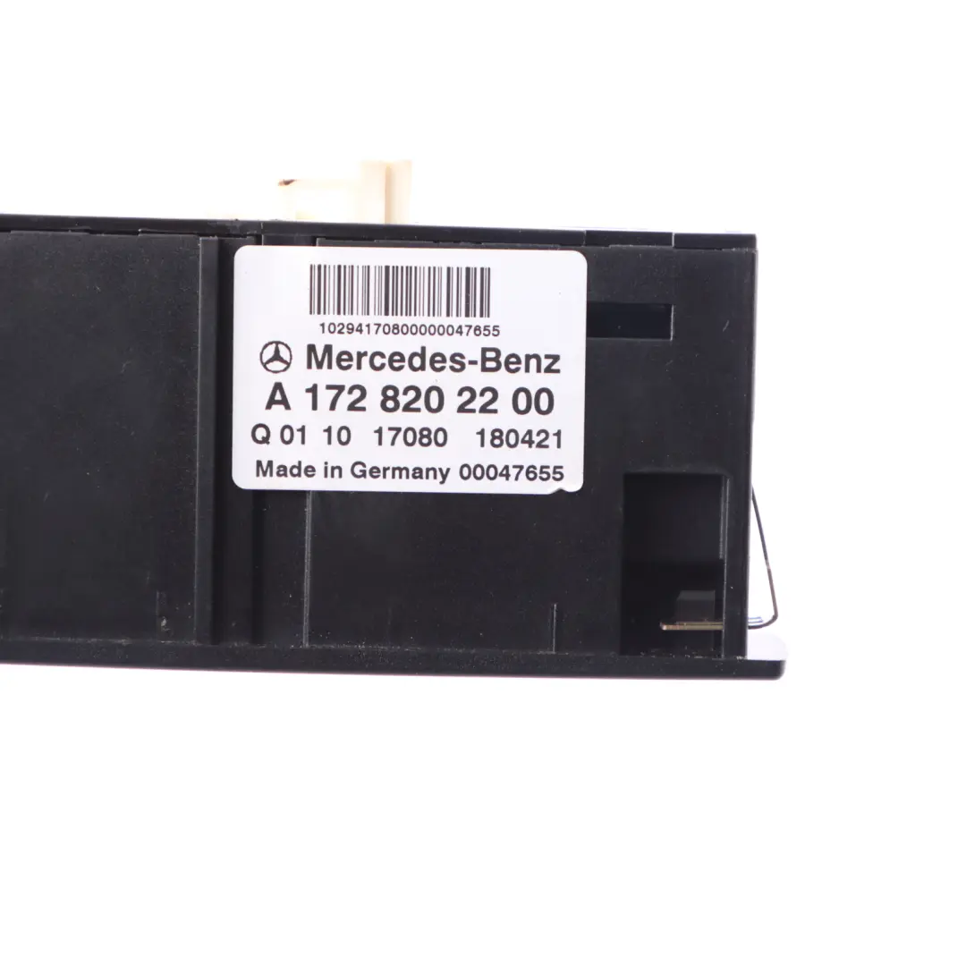 Pannello connessione USB Mercedes C117 X156 W176 Presa multimediale per con numero di parte A1728202200 Pannello connessione USB Mercedes C117 X156 W176 Presa multimediale - SKU A1728202200 - Numero di parte A1728202200