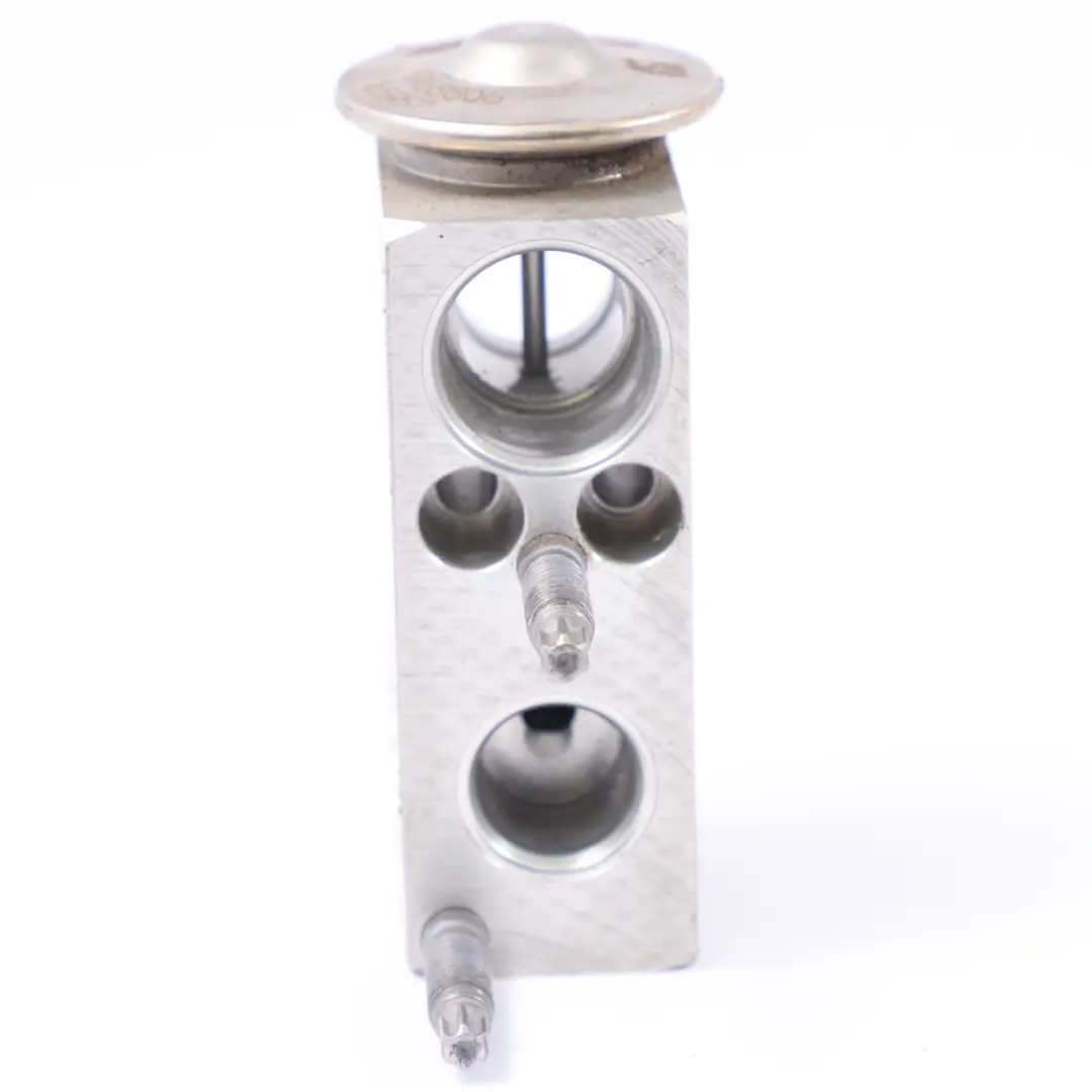 Conditionnement d'air Soupape d'expansion pour Mercedes SLK R172 à propos du numéro de pièce A1728350200 Mercedes SLK R172 Conditionnement d'air Soupape d'expansion - SKU A1728350200 - Numéro de pièce A1728350200