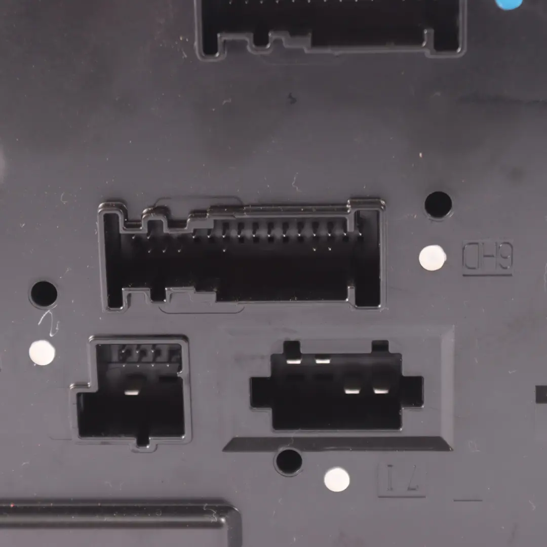 Relais de fusibles arrière Module d'actionnement du signal SAM pour Mercedes SLK R172 à propos du numéro de pièce A1729000614 Mercedes SLK R172 Relais de fusibles arrière Module d'actionnement du signal SAM - SKU A1729000614 - Numéro de pièce A1729000614