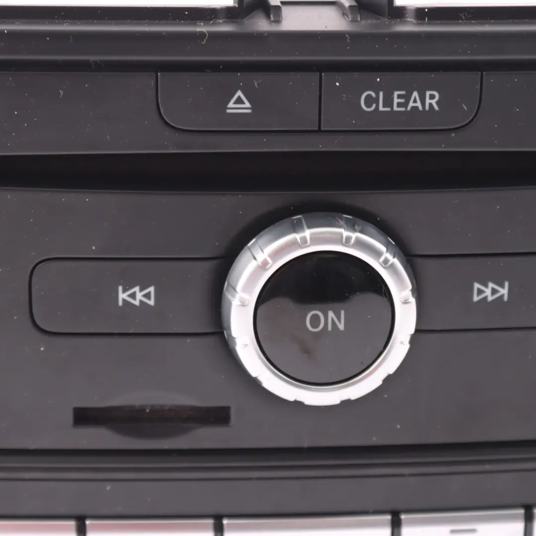 Mercedes SLK R172 Radioodtwarzacz Media Sat Nav Przełączniki - SKU A1729000814 - Numer Części A1729000814