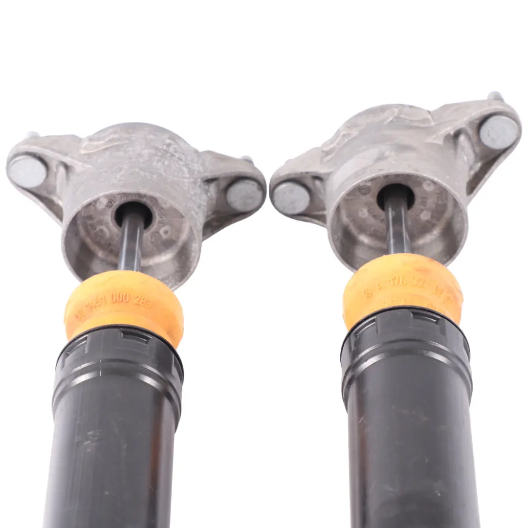 Juego Amortiguador Trasero Mercedes C117 Derecha Izquierda para con número de pieza A1763202631 Juego Amortiguador Trasero Mercedes C117 Derecha Izquierda - SKU A1763202631 - Número de pieza A1763202631