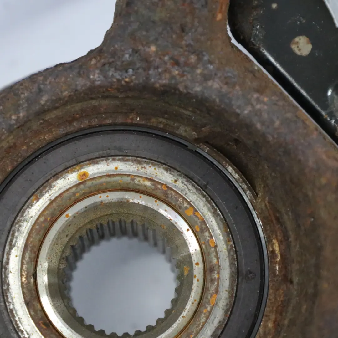 Fusée direction Mercedes X117 Essieu avant Flasque moyeu roue gauche pour à propos du numéro de pièce A1763300500 Fusée direction Mercedes X117 Essieu avant Flasque moyeu roue gauche - SKU A1763300500-1 - Numéro de pièce A1763300500