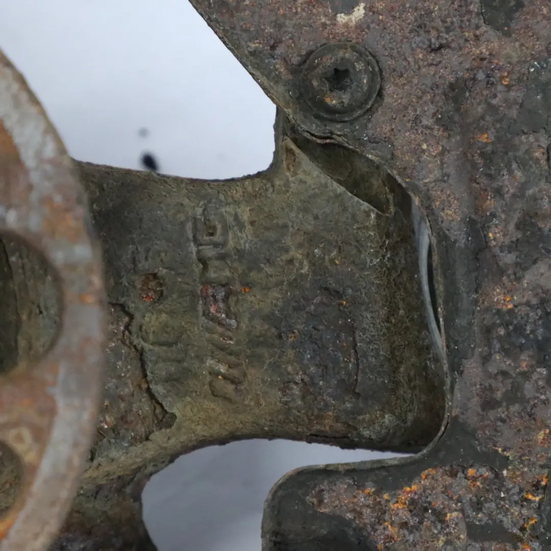 Fusée direction Mercedes X117 Essieu avant Flasque moyeu roue gauche  - SKU A1763300500-1 - Numéro de pièce A1763300500