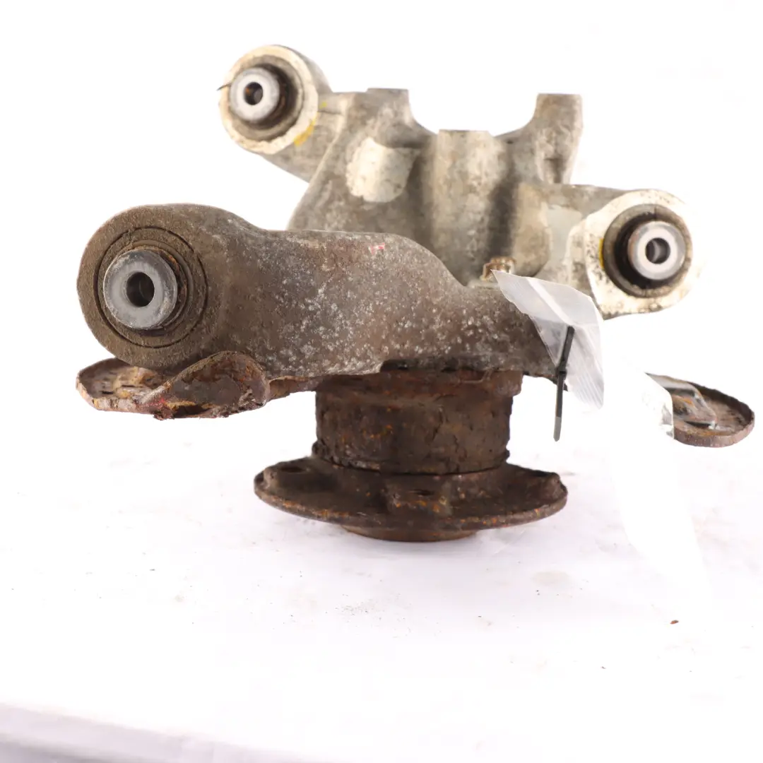 Radträgerlager hinten rechts Suspension 4Matic für Mercedes W176 mit Teilenummer A1763500600 Mercedes W176 Radträgerlager hinten rechts Suspension 4Matic - SKU A1763500600 - Teilenummer A1763500600