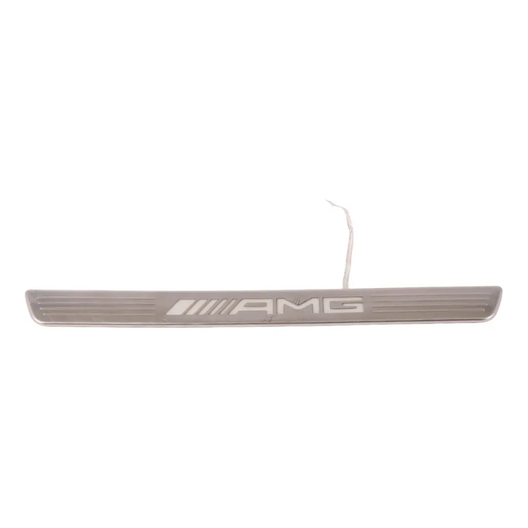 Umbral de puerta Mercedes X117 AMG Tapa Entrada Delantera Derecha Iluminado para con número de pieza A1766805900 Umbral de puerta Mercedes X117 AMG Tapa Entrada Delantera Derecha Iluminado - SKU A1766805900-1 - Número de pieza A1766805900
