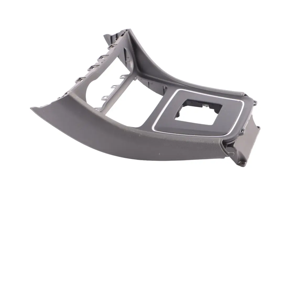 Mercedes W176 Mittelkonsole Verkleidung Aschenbecher Abdeckung - SKU A1766807100-1 - Teilenummer A1766807100