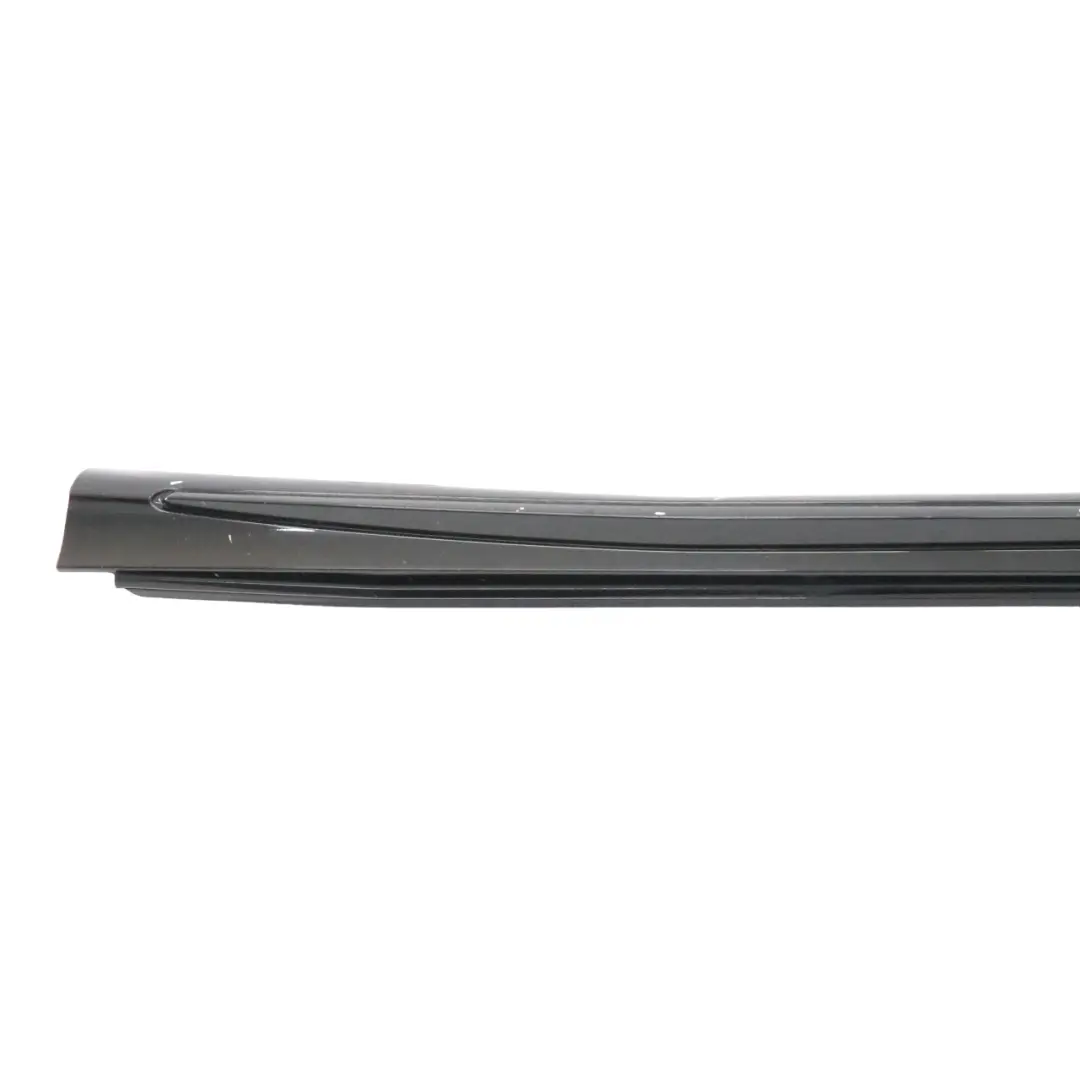 Mercedes W176 Faldón lateral AMG Izquierdo Cubre umbral Cosmic Black - 191 - SKU A1766980054-KB4 - Número de pieza A1766980054