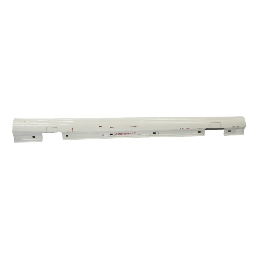 Mercedes W176 AMG Couvercle de seuil de porte droite Calcite White - 650 - SKU A1766980154-CW - Numéro de pièce A1766980154