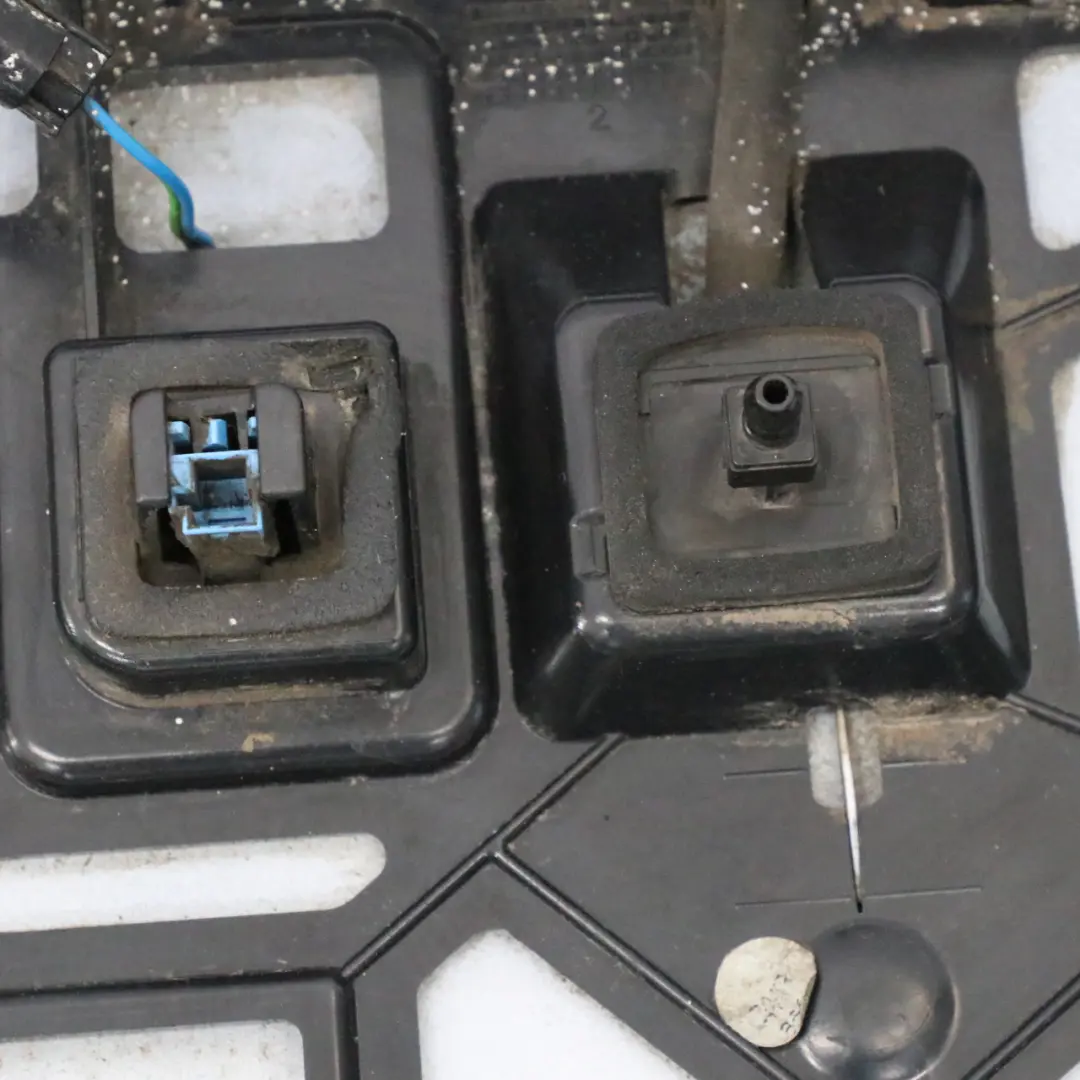 Kofferraum Heck klappe Kofferraum deckel spoiler Calcit Weiß - 650 für Mercedes W176 mit Teilenummer A1767900100 Mercedes W176 Kofferraum Heck klappe Kofferraum deckel spoiler Calcit Weiß - 650 - SKU A1767900100-CW2 - Teilenummer A1767900100