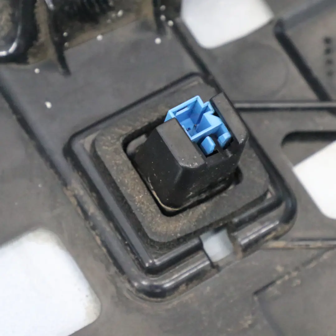 Portellone posteriore bagagliaio Coperchio spoiler Bianco Calcite per Mercedes W176 con numero di parte A1767900100 Mercedes W176 Portellone posteriore bagagliaio Coperchio spoiler Bianco Calcite - SKU A1767900100-CW2 - Numero di parte A1767900100