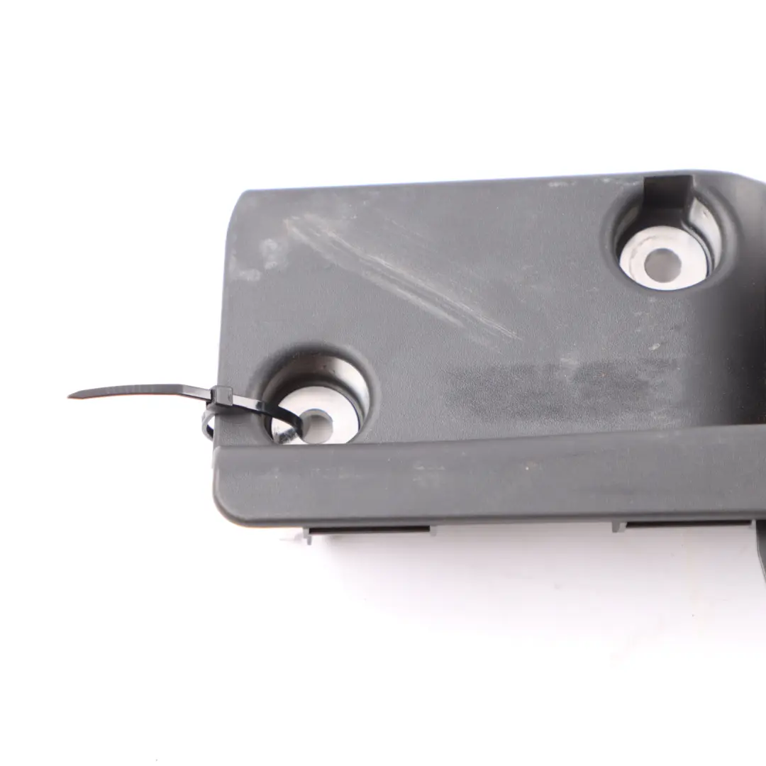 Panel Moldura Maletero Derecho Enganche para Mercedes W177 con número de pieza A1776801600 Mercedes W177 Panel Moldura Maletero Derecho Enganche - SKU A1776801600 - Número de pieza A1776801600