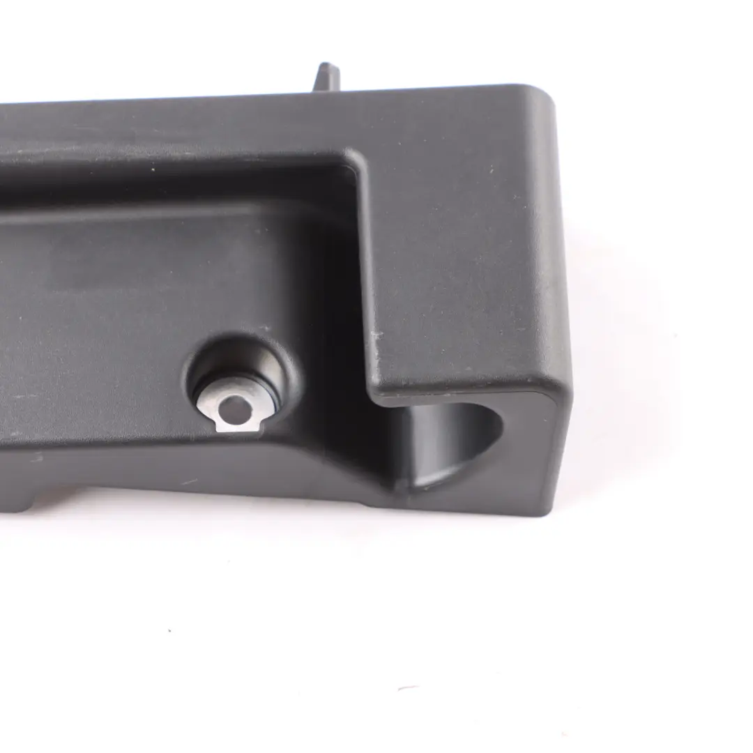 Mocowanie Podłogi Bagażnika Lewy do Mercedes W177 o numerze A1776801700 Mercedes W177 Mocowanie Podłogi Bagażnika Lewy - SKU A1776801700 - Numer Części A1776801700