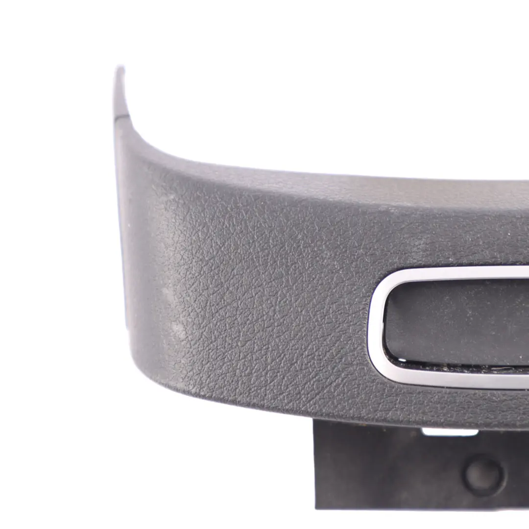 Mittelkonsole Armlehne Armrest Opener Griff Trim für Mercedes W177 mit Teilenummer A1776803301 Mercedes W177 Mittelkonsole Armlehne Armrest Opener Griff Trim - SKU A1776803301 - Teilenummer A1776803301