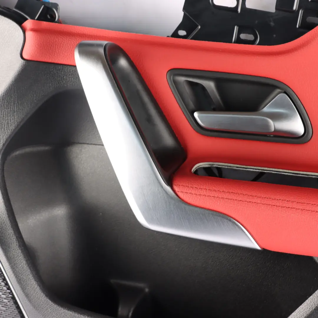 Scheda porta anteriore destra Coperchio rivestimento Finta Pelle per Mercedes W177 con numero di parte A1777208405 Mercedes W177 Scheda porta anteriore destra Coperchio rivestimento Finta Pelle - SKU A1777208405-1 - Numero di parte A1777208405