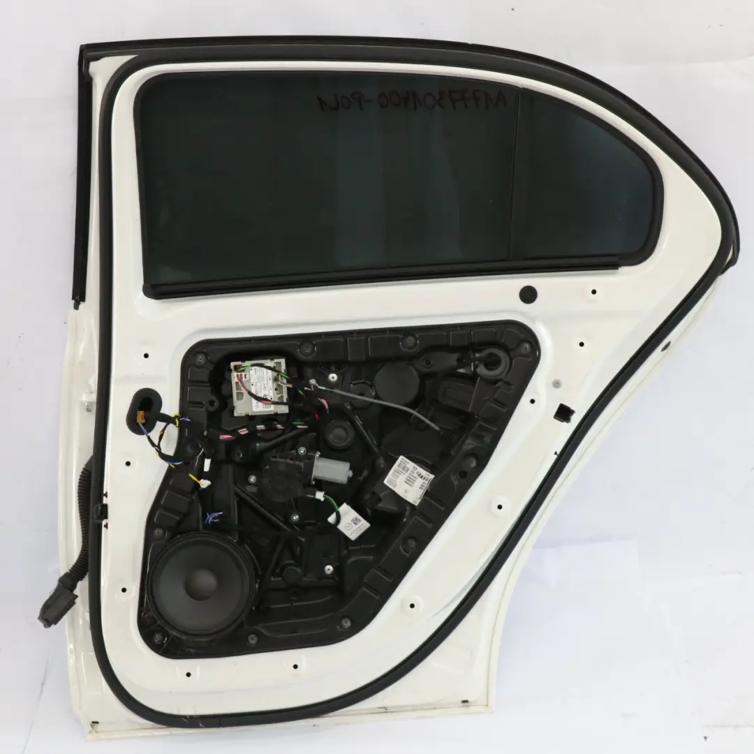 Porta posteriore destra Classe A Polar White - 149 per Mercedes W177 con numero di parte A1777301400 Mercedes W177 Porta posteriore destra Classe A Polar White - 149 - SKU A1777301400-POL1 - Numero di parte A1777301400