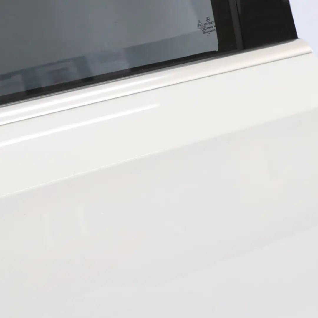 Porta posteriore destra Classe A Polar White - 149 per Mercedes W177 con numero di parte A1777301400 Mercedes W177 Porta posteriore destra Classe A Polar White - 149 - SKU A1777301400-POL1 - Numero di parte A1777301400