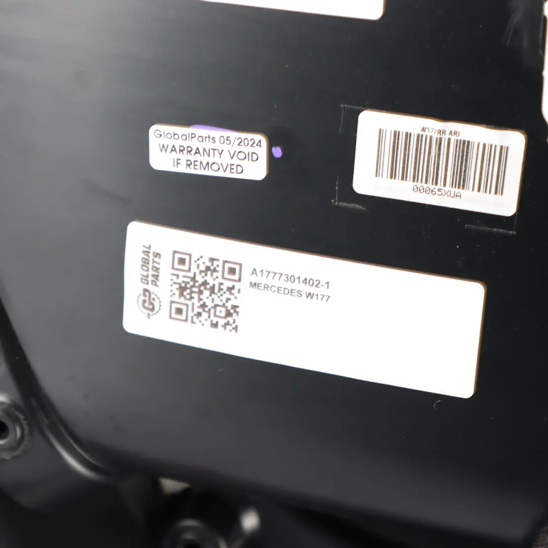Mercedes W177 Panneau d'habillage droit carte porte arrière imitation cuir noir - SKU A1777301402-1 - Numéro de pièce A1777301402