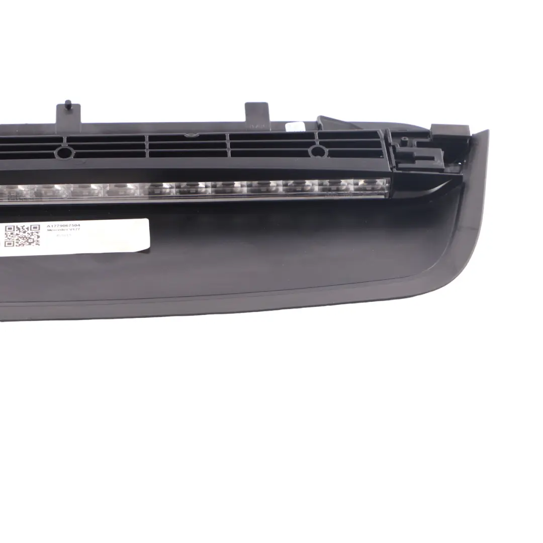 Feu Stop Supplémentaire Couvercle De Coffre Lentille Transparente pour Mercedes W177 à propos du numéro de pièce A1779067504 Mercedes W177 Feu Stop Supplémentaire Couvercle De Coffre Lentille Transparente - SKU A1779067504 - Numéro de pièce A1779067504