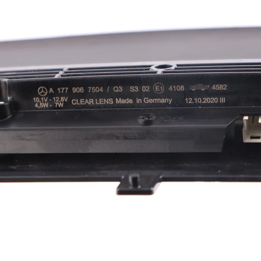 Adicional Tapa Maletero Luz De Freno Luz Parada Lente Transparente para Mercedes W177 con número de pieza A1779067504 Mercedes W177 Adicional Tapa Maletero Luz De Freno Luz Parada Lente Transparente - SKU A1779067504 - Número de pieza A1779067504