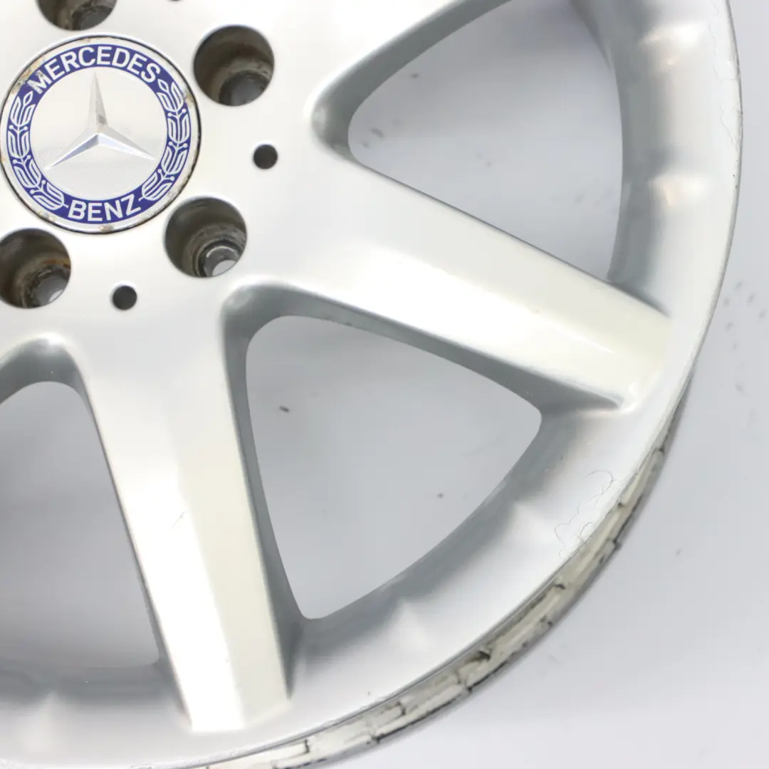 Cerchio in lega posteriore a 7 razze 17" 8,5J ET:34 per Mercedes CL203 con numero di parte A2034012402 Mercedes CL203 Cerchio in lega posteriore a 7 razze 17" 8,5J ET:34 - SKU A2034012402-2 - Numero di parte A2034012402