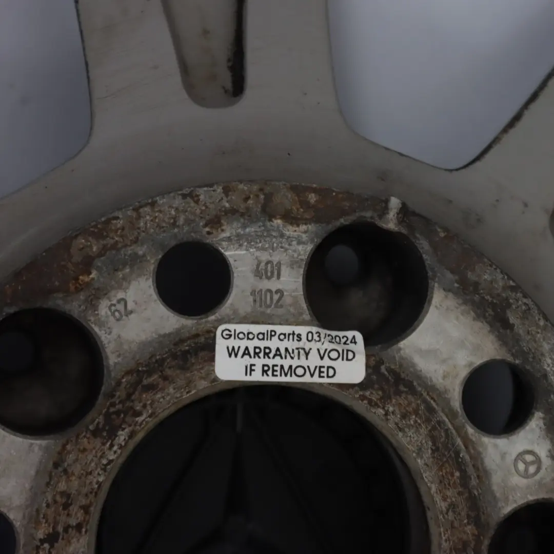 Llanta de aleación gris Mercedes W204 16" 7 Taladro ET:43 7J para con número de pieza A2044011102 Llanta de aleación gris Mercedes W204 16" 7 Taladro ET:43 7J - SKU A2044011102-7 - Número de pieza A2044011102