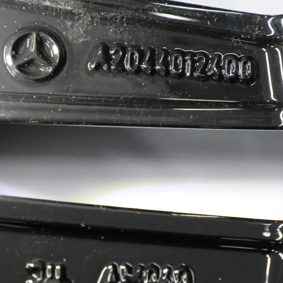 Komplett satz 4x Leicht metall felge 17" 5 Doppelspeiche für Mercedes W204 AMG mit Teilenummer A2044012300 Mercedes W204 AMG Komplett satz 4x Leicht metall felge 17" 5 Doppelspeiche - SKU A2044012300-A2044012400 - Teilenummer A2044012300