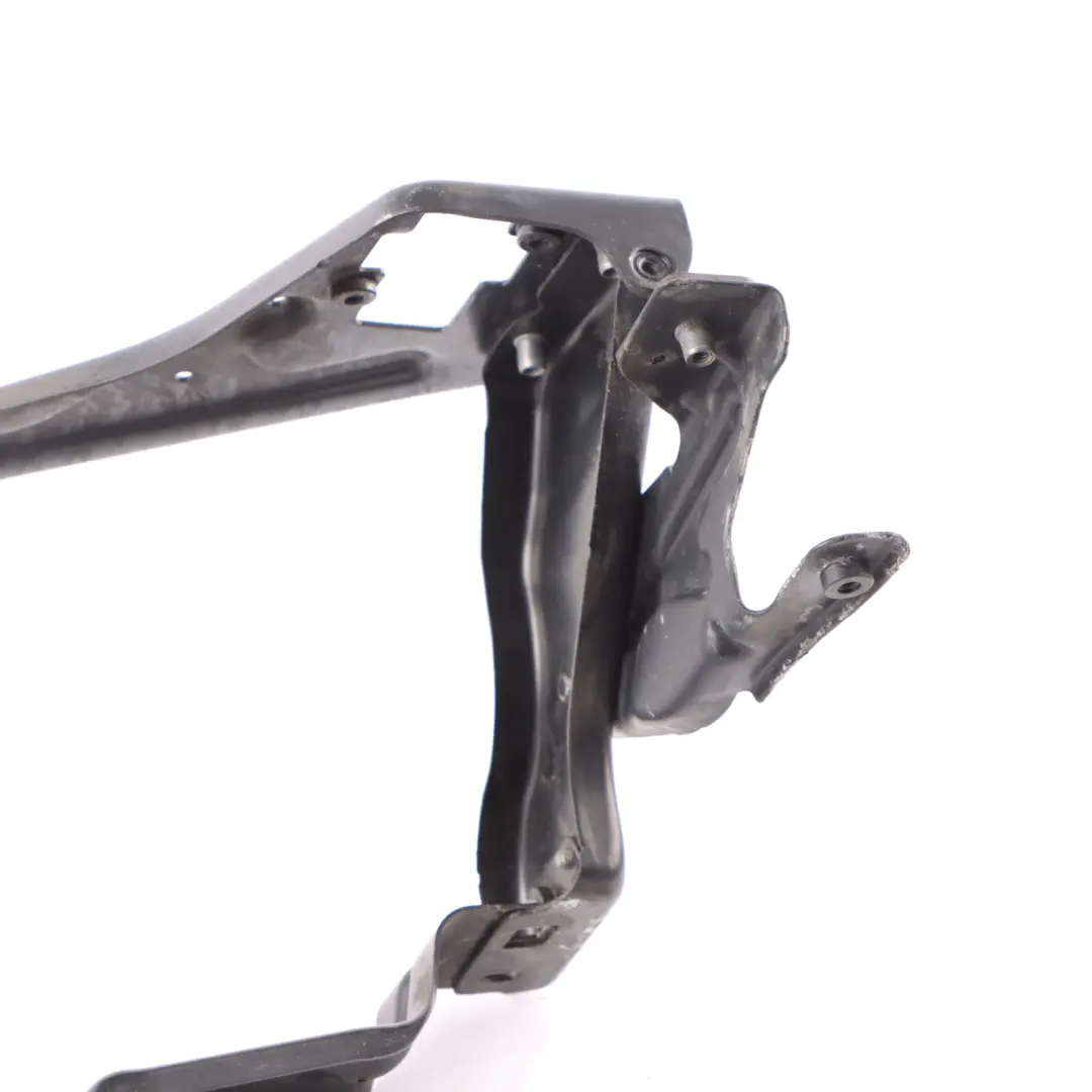 Mercedes W204 Support de phare avant droit Support de montage - SKU A2046201091 - Numéro de pièce A2046201091