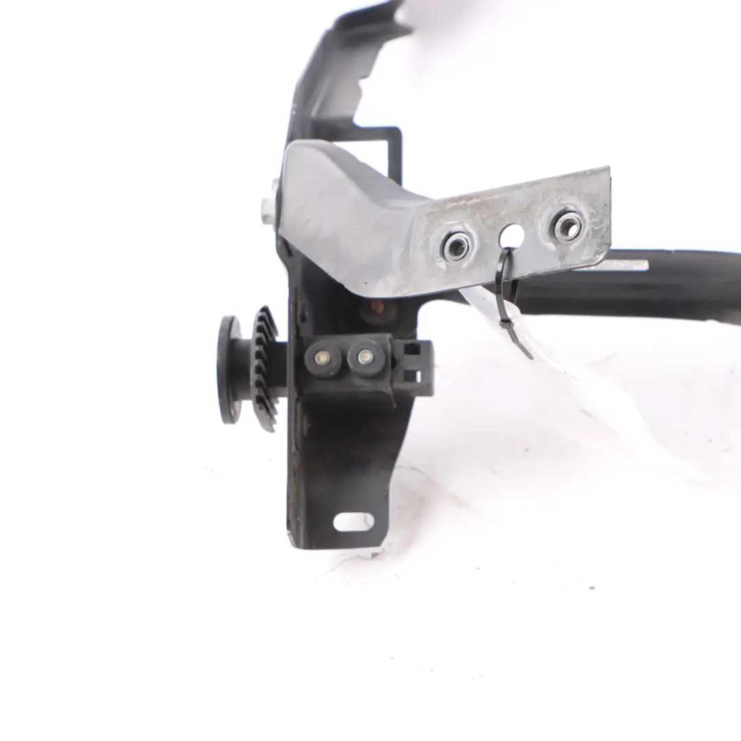 Mercedes W204 Support de phare avant droit Support de montage - SKU A2046201091 - Numéro de pièce A2046201091