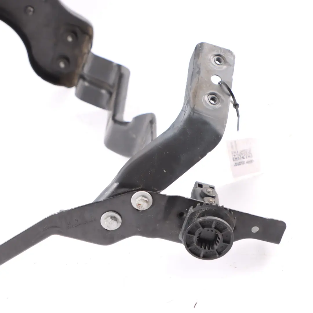 Mercedes W204 Faro delantero derecho soporte de montaje - SKU A2046201091 - Número de pieza A2046201091