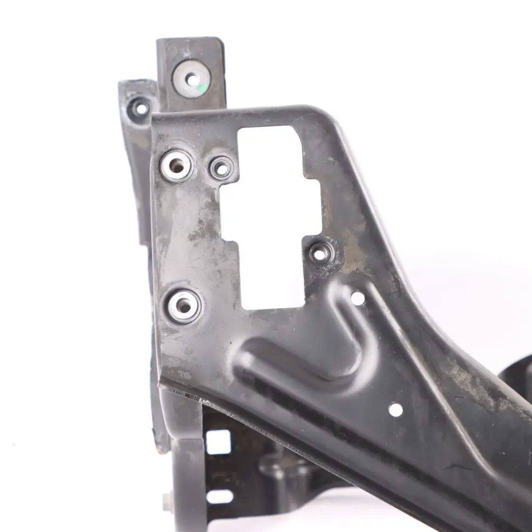 Mercedes W204 Support de phare avant droit Support de montage - SKU A2046201091 - Numéro de pièce A2046201091