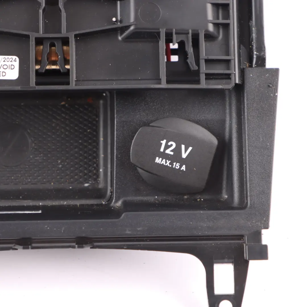 Mercedes W204 W212 Console Centrale Cendrier Cache Cendrier Noir - SKU A2046801350-4 - Numéro de pièce A2046801350