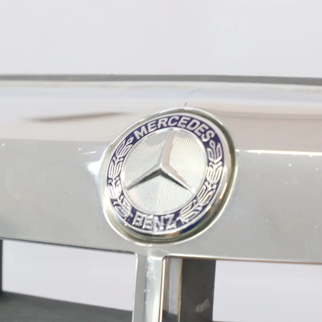 Mercedes W204 Griglia del cofano anteriore radiatore Pannello argento cromato - SKU A2048801283 - Numero di parte A2048801283-1