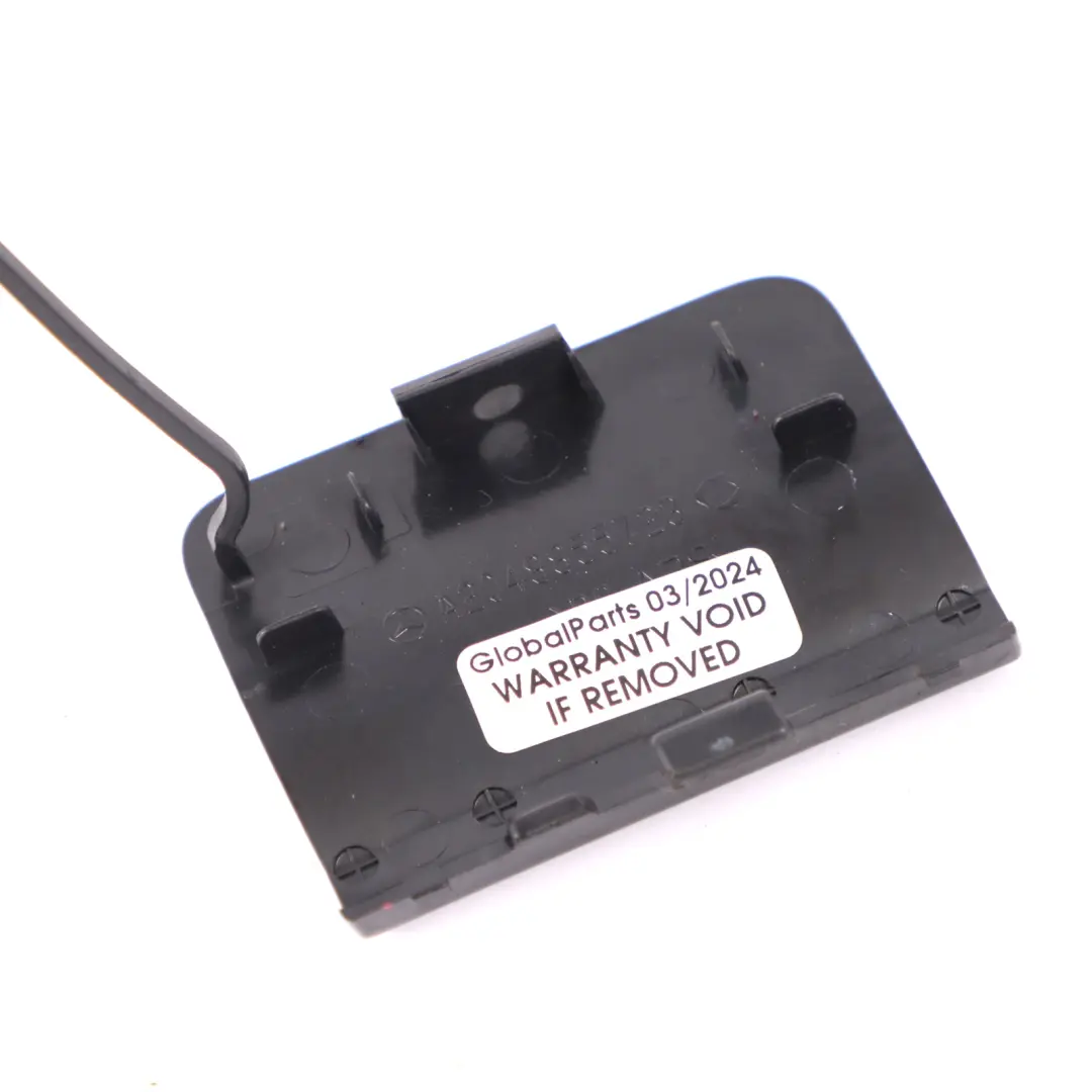 Tapa del gancho de remolque trasero Negro obsidiana - 197 para Mercedes W204 con número de pieza A2048855723 Mercedes W204 Tapa del gancho de remolque trasero Negro obsidiana - 197 - SKU A2048855723-OB - Número de pieza A2048855723