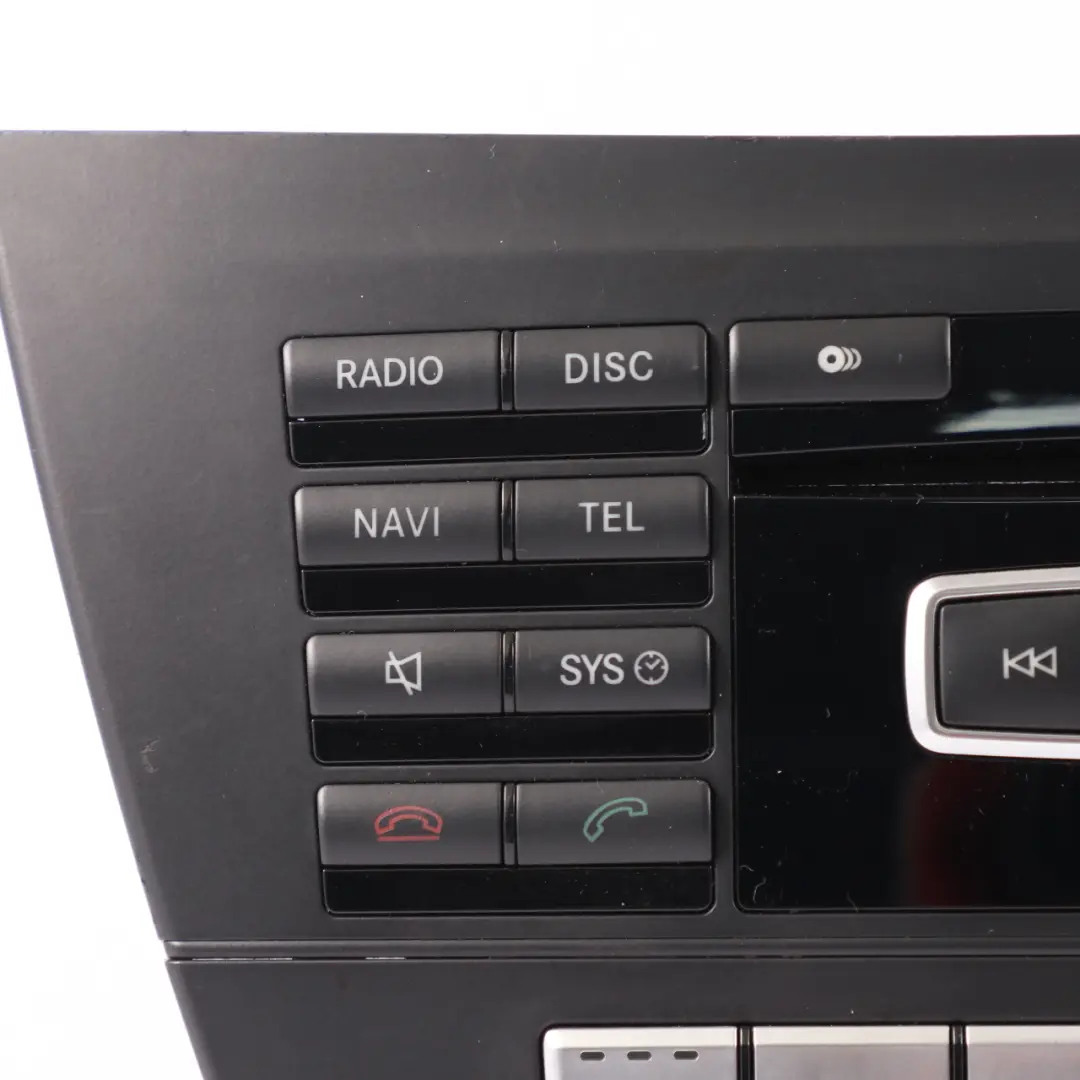  Panneau de contrôle Mercedes W204 Tableau bord Radio Sat Nav Bloc interrupteur - SKU A2049050302 - Numéro de pièce A2049050302