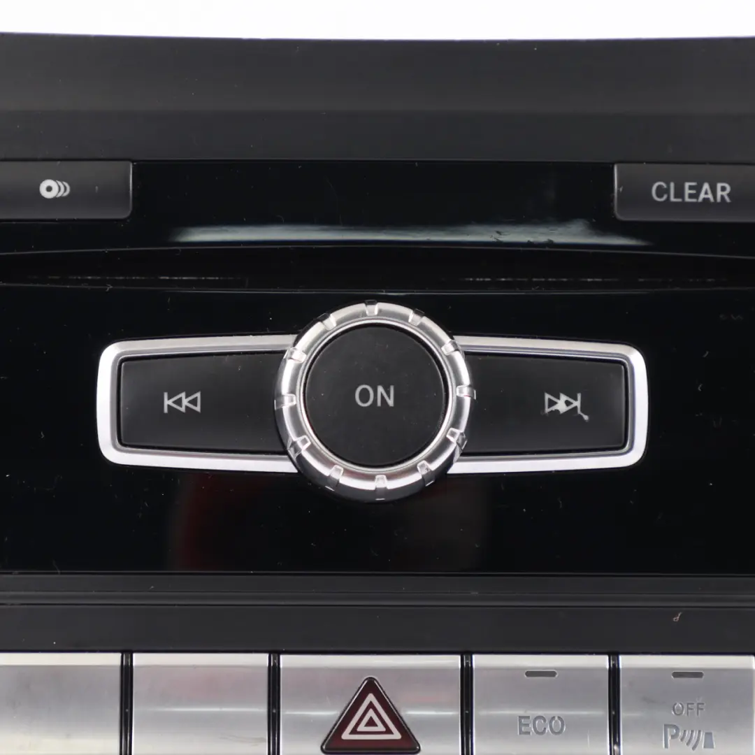  Panneau de contrôle Mercedes W204 Tableau bord Radio Sat Nav Bloc interrupteur - SKU A2049050302 - Numéro de pièce A2049050302