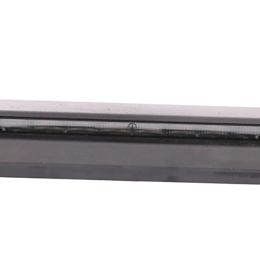Luz de Freno Mercedes W117 C204 Trasera Adicional Tercera A2048200056 para con número de pieza A2049066002 Luz de Freno Mercedes W117 C204 Trasera Adicional Tercera A2048200056 - SKU A2049066002-2 - Número de pieza A2049066002