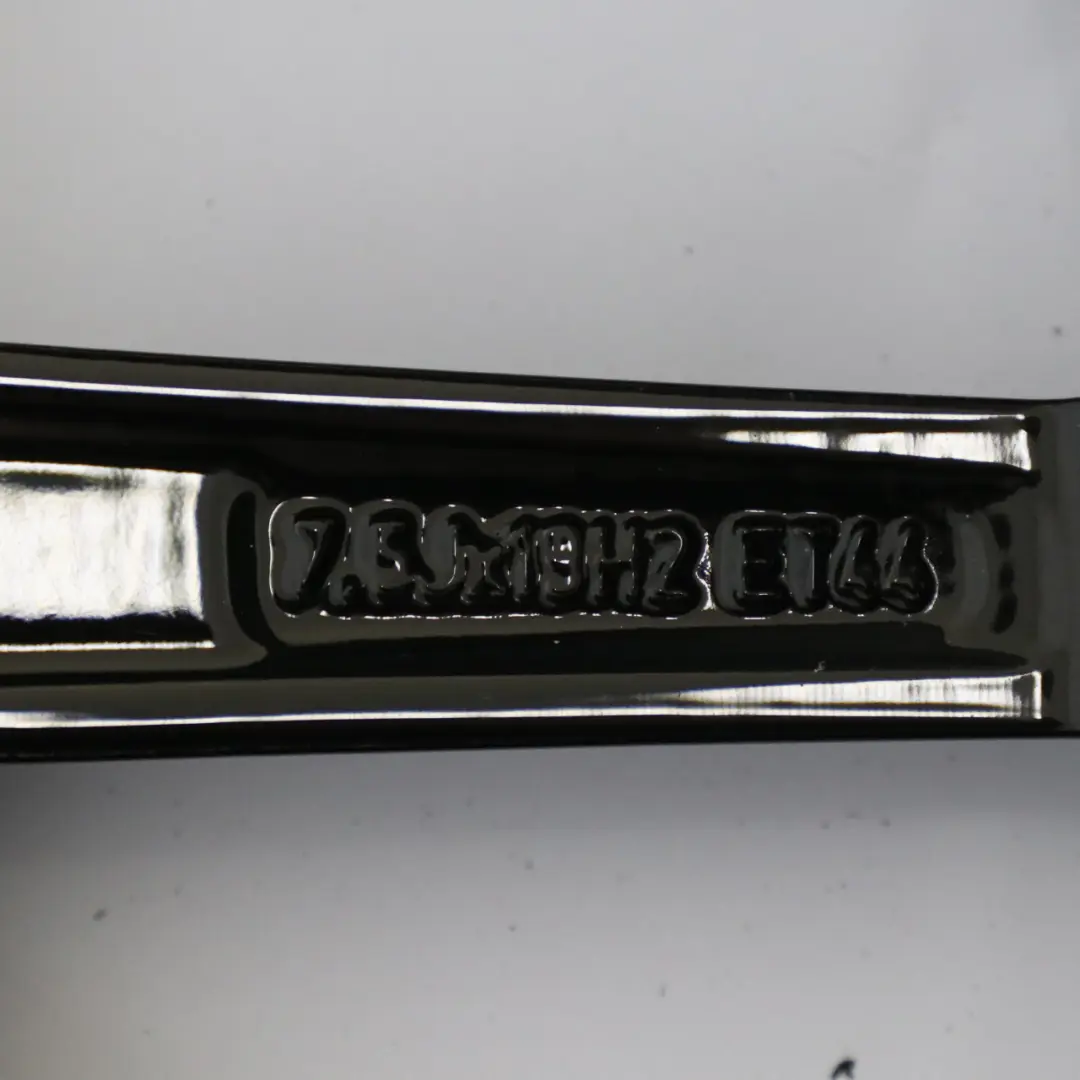 Llanta de aleación delantera 19" ET:44 7,5J para Mercedes W205 AMG con número de pieza A2054012200 Mercedes W205 AMG Llanta de aleación delantera 19" ET:44 7,5J - SKU A2054012200-1 - Número de pieza A2054012200