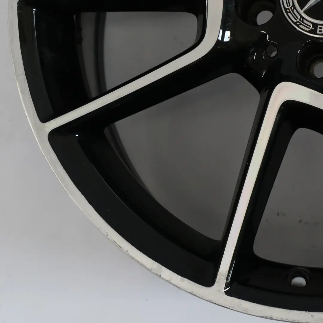 Leicht metall felge vorne 19" ET:44 7,5J für Mercedes W205 AMG mit Teilenummer A2054012200 Mercedes W205 AMG Leicht metall felge vorne 19" ET:44 7,5J - SKU A2054012200-1 - Teilenummer A2054012200