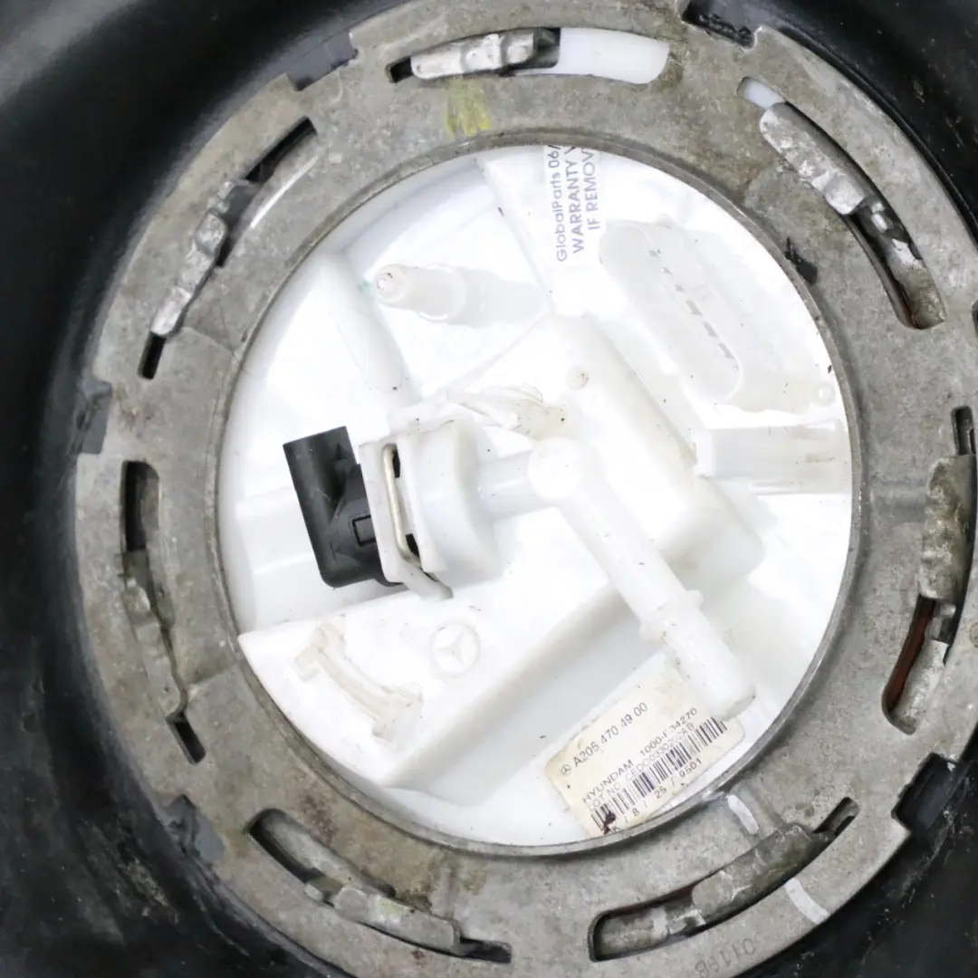 Kraftstofftank Benzin Komplett Tank Reservoir A2054705401 für Mercedes W205 mit Teilenummer A2054708500 Mercedes W205 Kraftstofftank Benzin Komplett Tank Reservoir A2054705401 - SKU A2054708500 - Teilenummer A2054708500