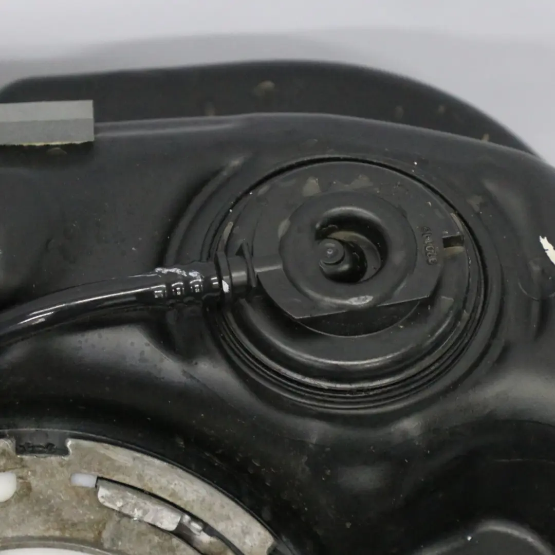Mercedes W205 Kraftstofftank Benzin Komplett Tank Reservoir A2054705401 - SKU A2054708500 - Teilenummer A2054708500