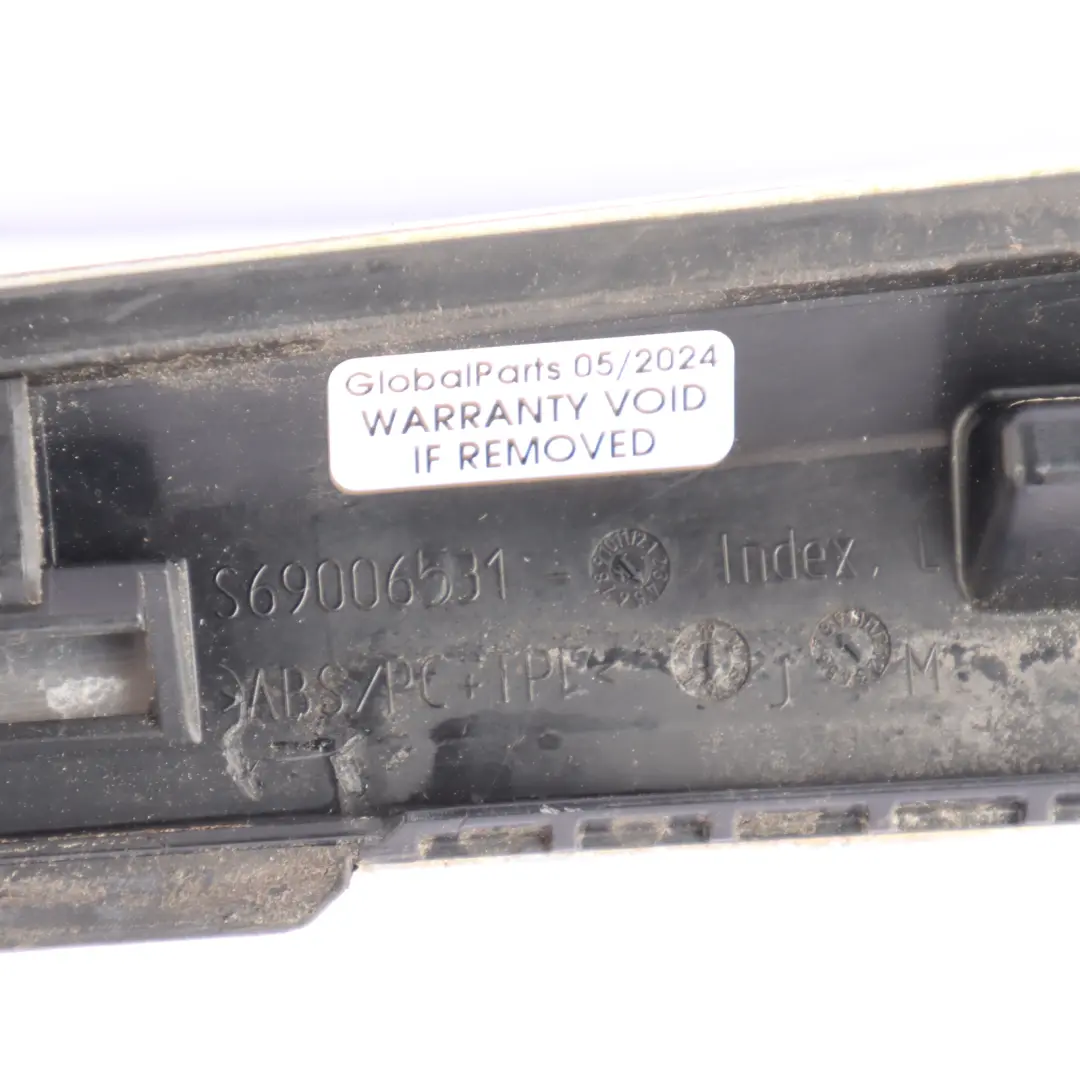 Delantero Izquierdo Vidrio Sello Rail Ventana para Mercedes A205 con número de pieza A2056730365 Mercedes A205 Delantero Izquierdo Vidrio Sello Rail Ventana - SKU A2056730365 - Número de pieza A2056730365