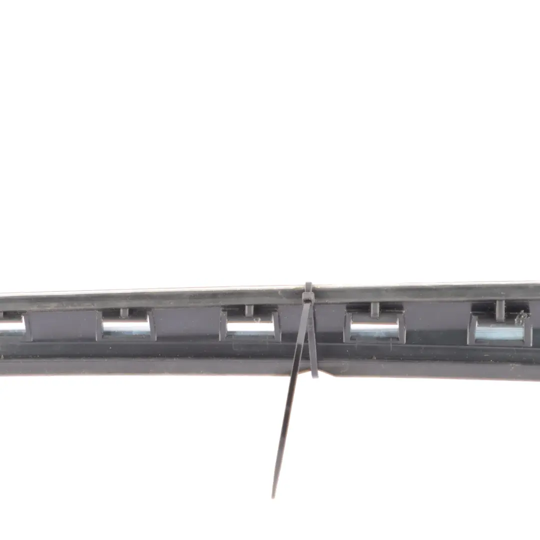 Vorne Links Glas Dichtung Schiene Fenster Trim für Mercedes A205 mit Teilenummer A2056730365 Mercedes A205 Vorne Links Glas Dichtung Schiene Fenster Trim - SKU A2056730365 - Teilenummer A2056730365