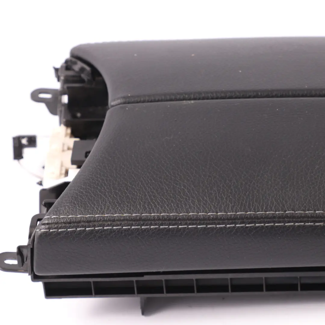  Compartiment de rangement Mercedes A205 Console centrale garniture - SKU A2056800896 - Numéro de pièce A2056800896